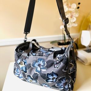 Vera Bradley Gray & Blue Blooms Shower ReActive Small Gym/Weekender/Travel Bag